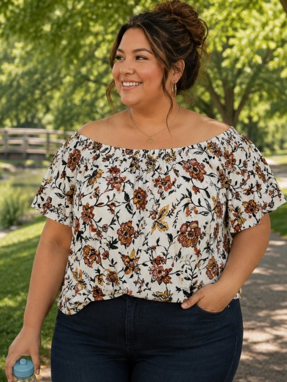 Old Navy Floral Croppes Off The Shoulder Short Sleeve Blouse. In EUC